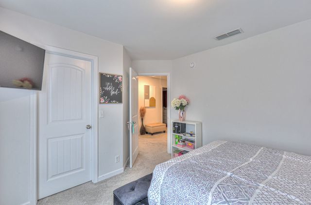 3652 Stormy Ln, Rockvale, TN 37153