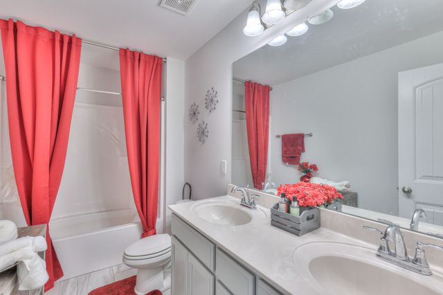 3652 Stormy Ln, Rockvale, TN 37153