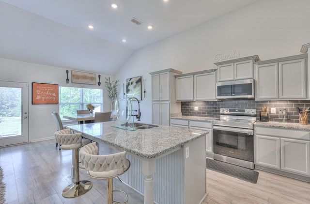 3652 Stormy Ln, Rockvale, TN 37153