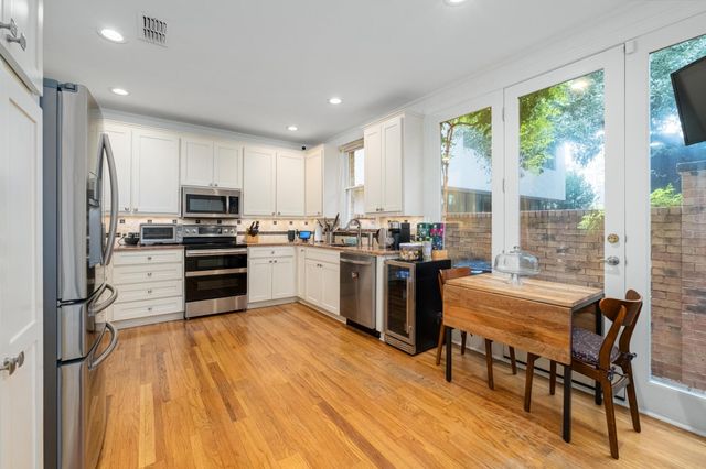 902 W 18th ST B, Austin, TX 78701