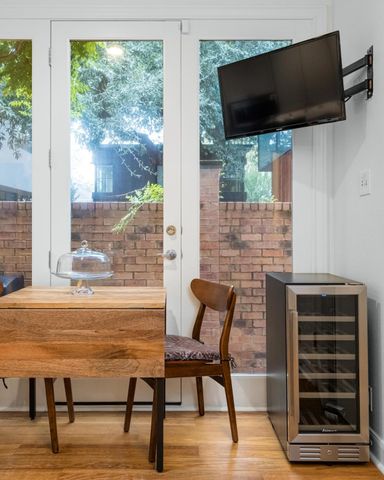 902 W 18th ST B, Austin, TX 78701