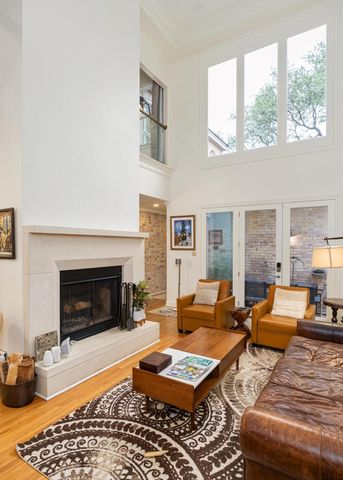 902 W 18th ST B, Austin, TX 78701