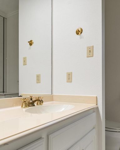 902 W 18th ST B, Austin, TX 78701