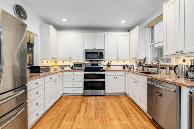 902 W 18th ST B, Austin, TX 78701