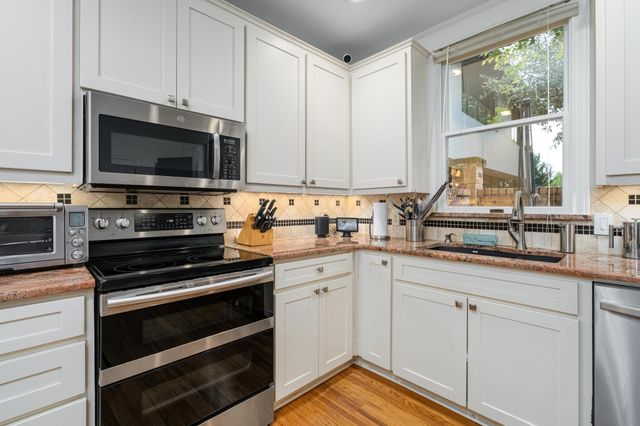 902 W 18th ST B, Austin, TX 78701