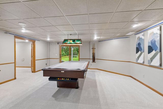 75 Apple Orchard Road, Dellwood, MN 55110