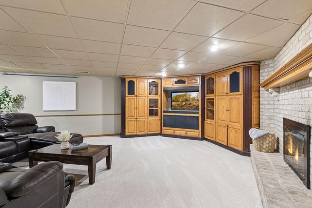 75 Apple Orchard Road, Dellwood, MN 55110
