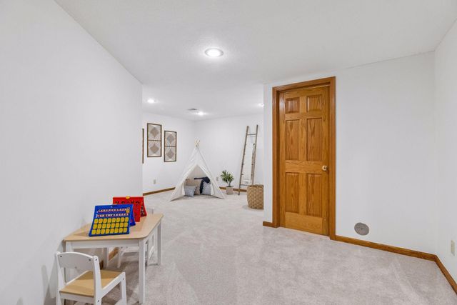 75 Apple Orchard Road, Dellwood, MN 55110