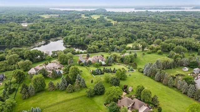75 Apple Orchard Road, Dellwood, MN 55110