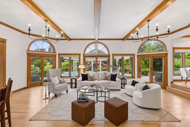 75 Apple Orchard Road, Dellwood, MN 55110