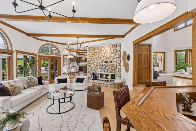75 Apple Orchard Road, Dellwood, MN 55110