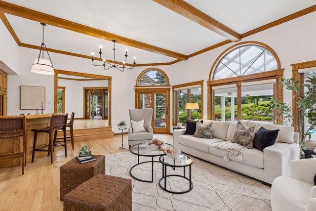 75 Apple Orchard Road, Dellwood, MN 55110
