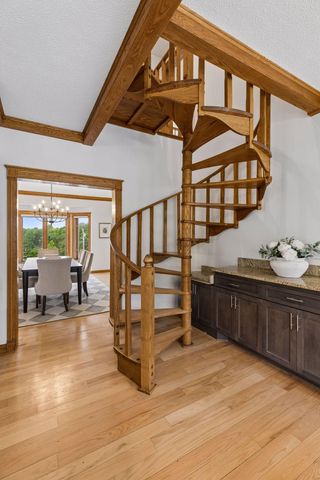 75 Apple Orchard Road, Dellwood, MN 55110