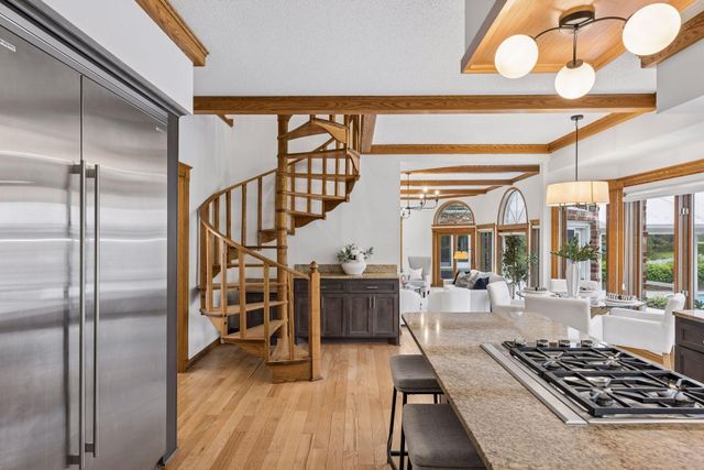 75 Apple Orchard Road, Dellwood, MN 55110