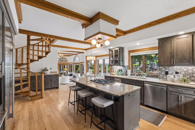 75 Apple Orchard Road, Dellwood, MN 55110