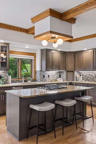 75 Apple Orchard Road, Dellwood, MN 55110