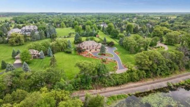 75 Apple Orchard Road, Dellwood, MN 55110