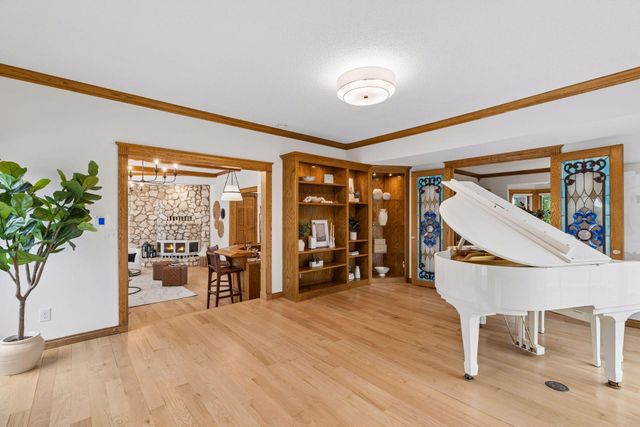 75 Apple Orchard Road, Dellwood, MN 55110