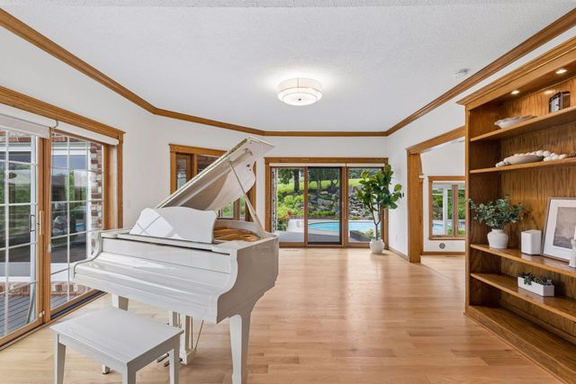 75 Apple Orchard Road, Dellwood, MN 55110