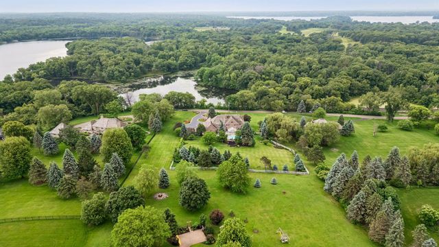 75 Apple Orchard Road, Dellwood, MN 55110