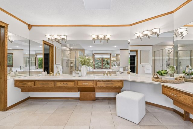 75 Apple Orchard Road, Dellwood, MN 55110
