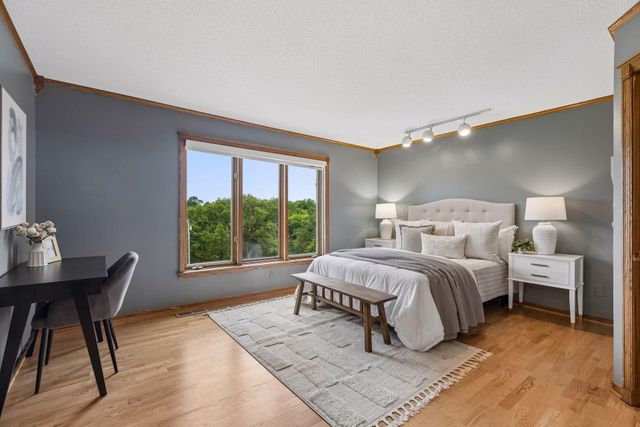 75 Apple Orchard Road, Dellwood, MN 55110