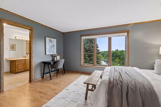 75 Apple Orchard Road, Dellwood, MN 55110