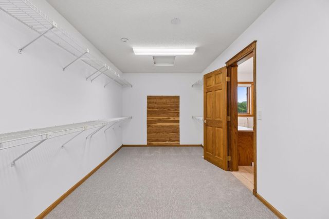75 Apple Orchard Road, Dellwood, MN 55110