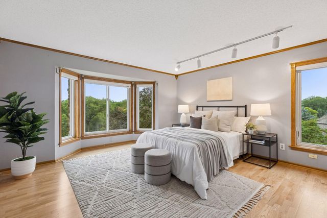 75 Apple Orchard Road, Dellwood, MN 55110