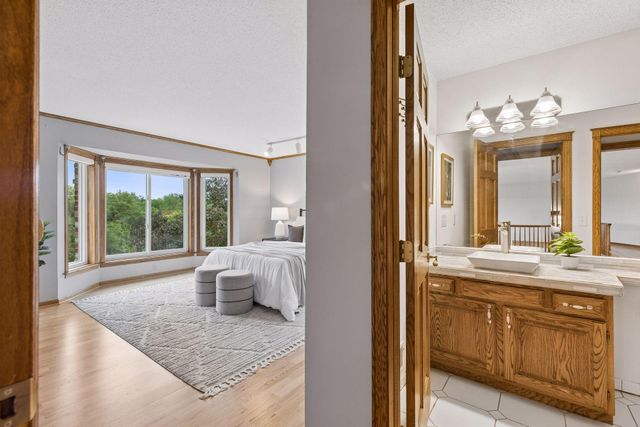 75 Apple Orchard Road, Dellwood, MN 55110