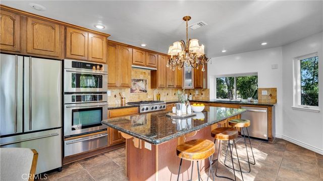 7204 Leedom Drive, Highland, CA 92346