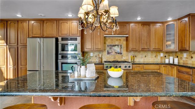 7204 Leedom Drive, Highland, CA 92346