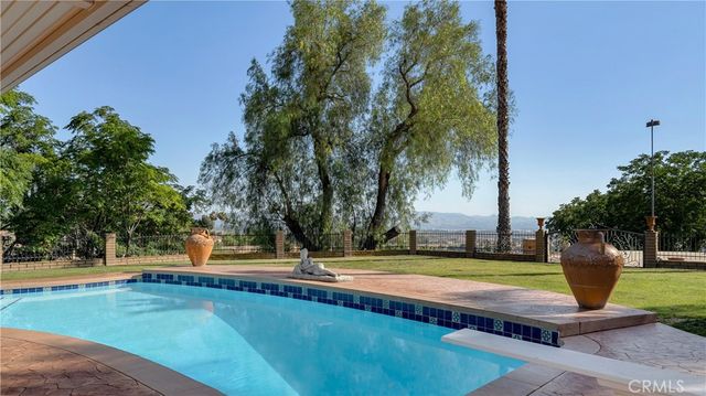 7204 Leedom Drive, Highland, CA 92346