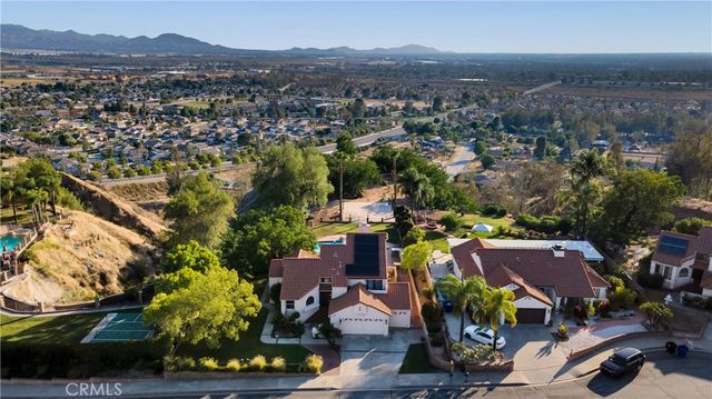 7204 Leedom Drive, Highland, CA 92346