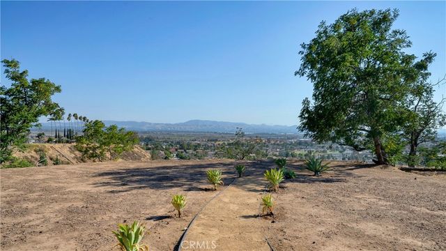 7204 Leedom Drive, Highland, CA 92346