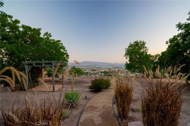 7204 Leedom Drive, Highland, CA 92346
