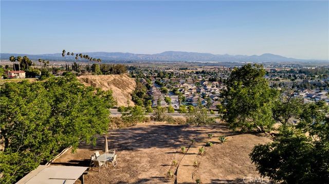 7204 Leedom Drive, Highland, CA 92346