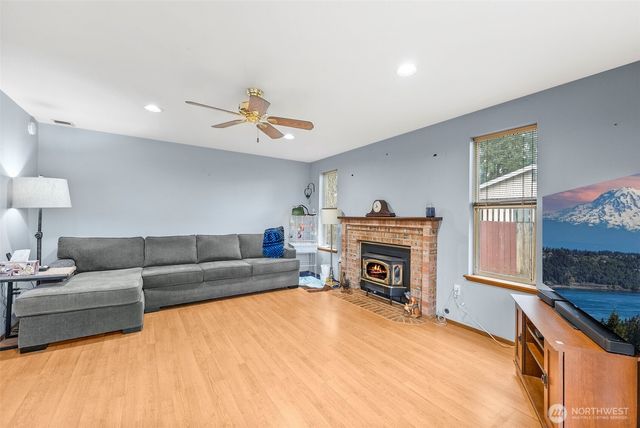 5717 60th Street Ct W, University Place, WA 98467