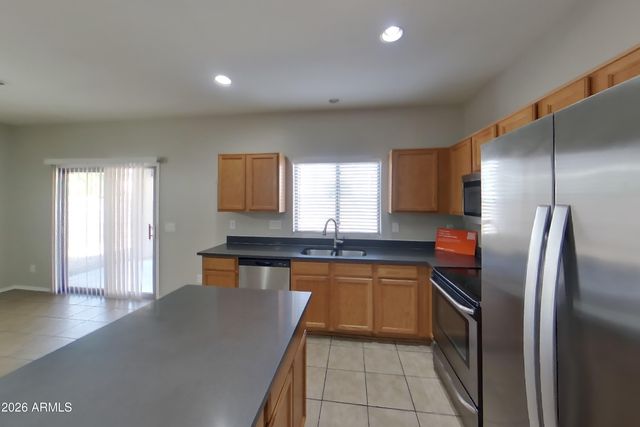 8014 W LUMBEE Street, Phoenix, AZ 85043