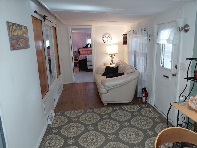 980 7TH STREET NW 1, Largo, FL 33770