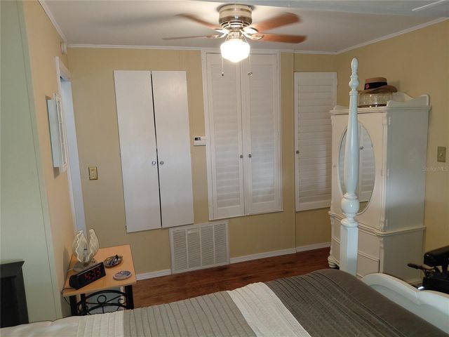 980 7TH STREET NW 1, Largo, FL 33770