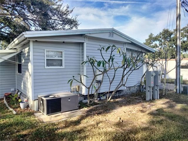 980 7TH STREET NW 1, Largo, FL 33770