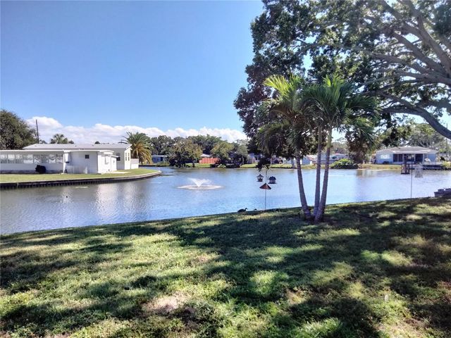 980 7TH STREET NW 1, Largo, FL 33770