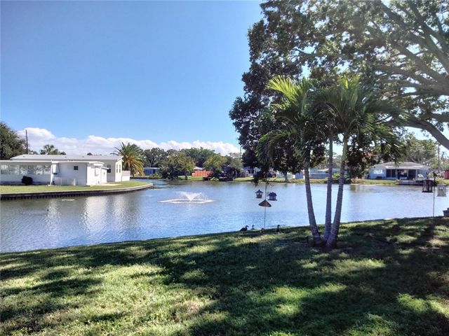 980 7TH STREET NW 1, Largo, FL 33770