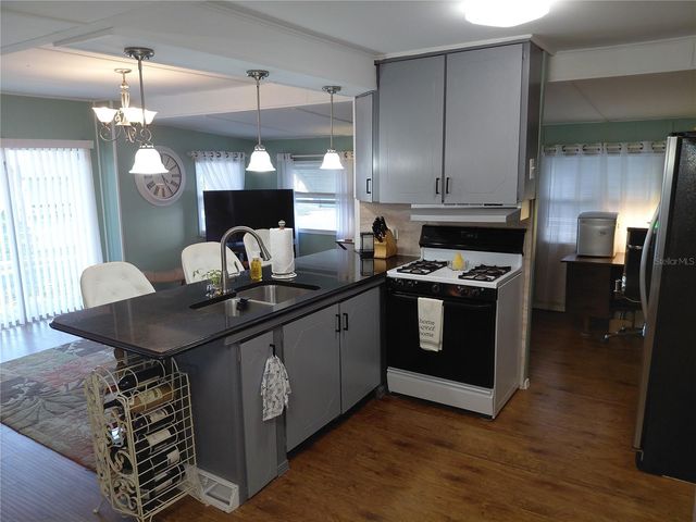 980 7TH STREET NW 1, Largo, FL 33770