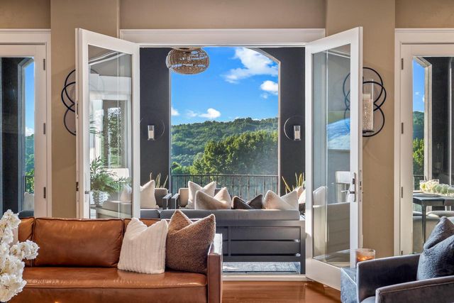 S17W28902 Price COURT, Waukesha, WI 53188