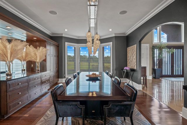 S17W28902 Price COURT, Waukesha, WI 53188