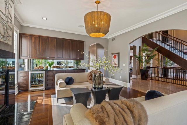 S17W28902 Price COURT, Waukesha, WI 53188