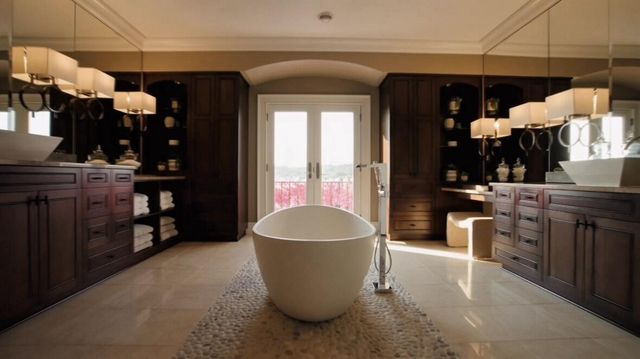 S17W28902 Price COURT, Waukesha, WI 53188