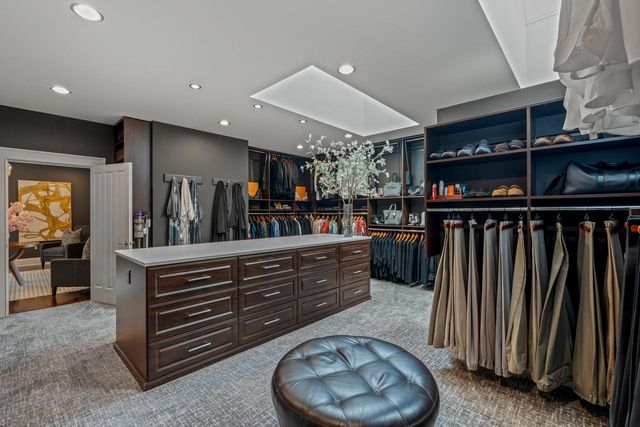 S17W28902 Price COURT, Waukesha, WI 53188